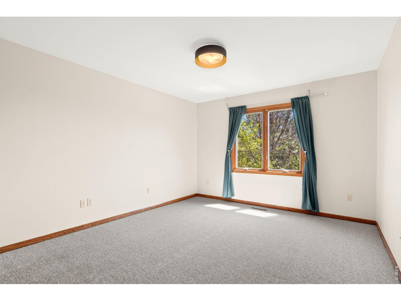 Property Photo 30 Bedroom 3