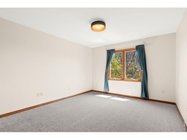 Property Photo 30 Bedroom 3