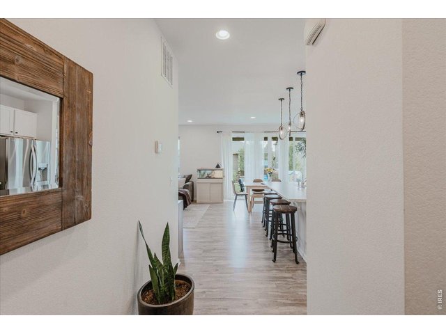 Property Photo 17 entrance landing