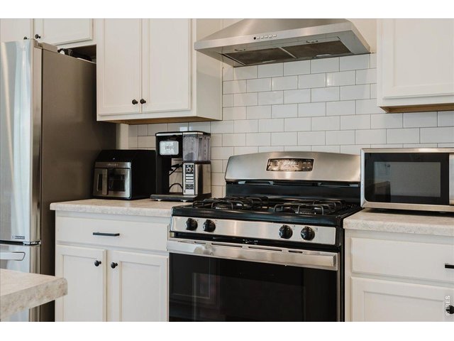 Property Photo 15 tile backsplash