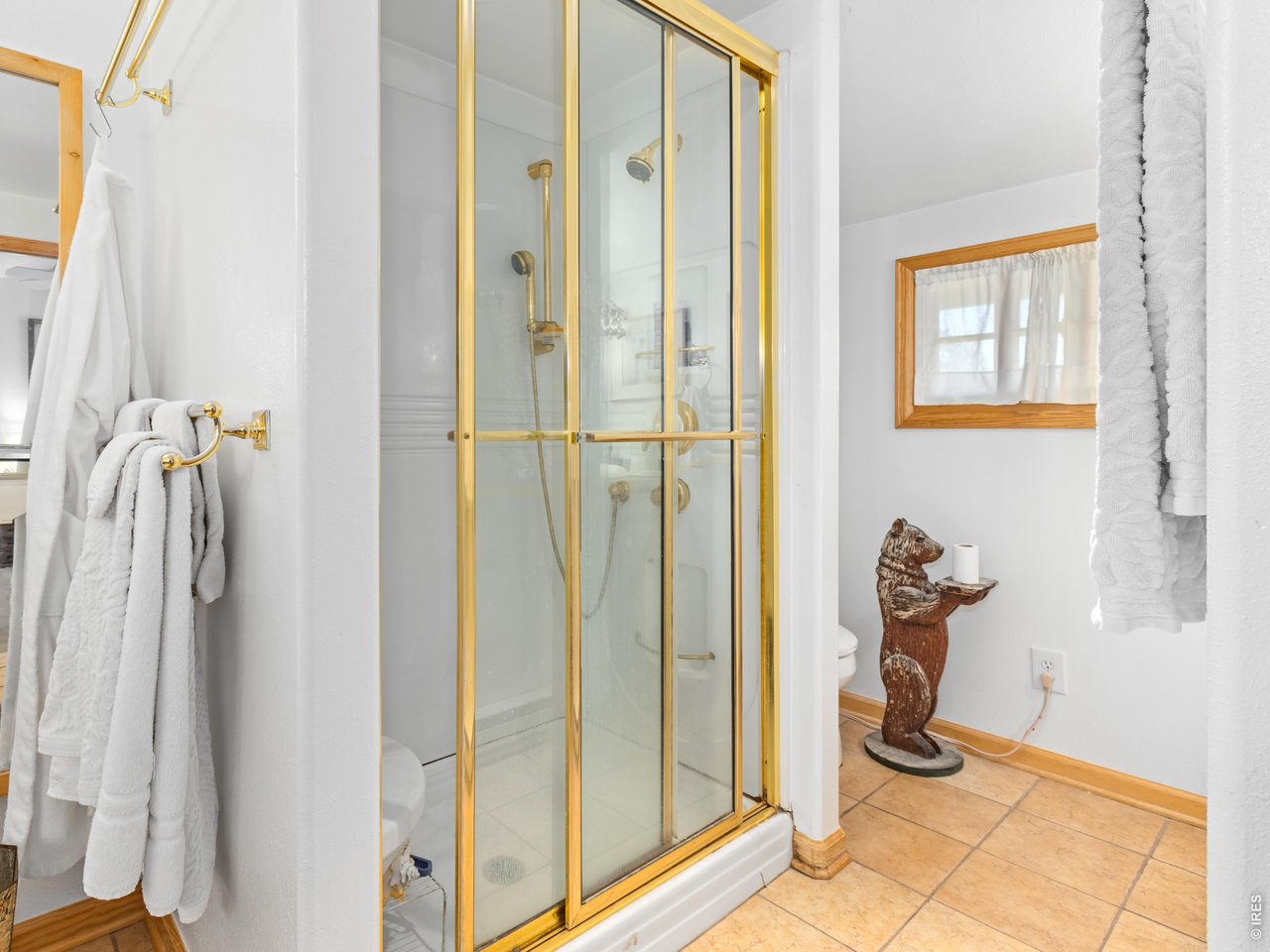 Property Photo 13 Separate shower