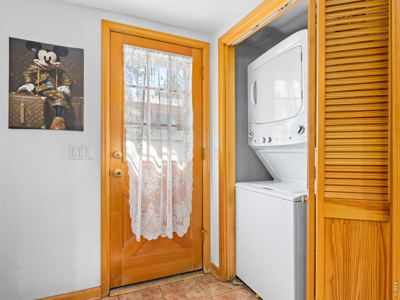 Property Photo 9 Efficient laundry space