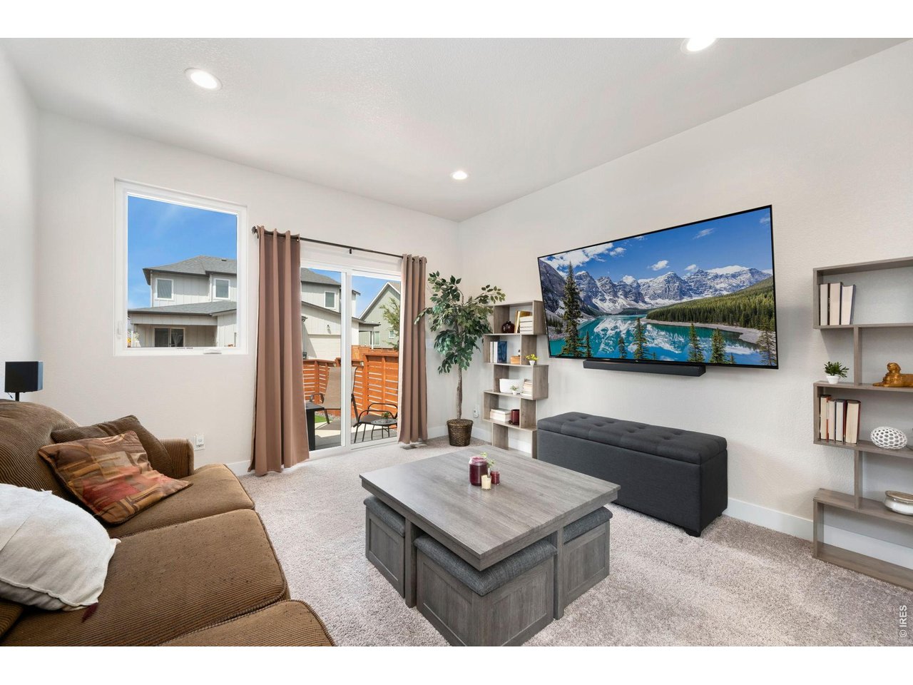 Property Photo 9 Open floorplan