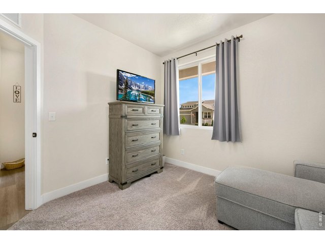 Property Photo 17 Guest bedroom