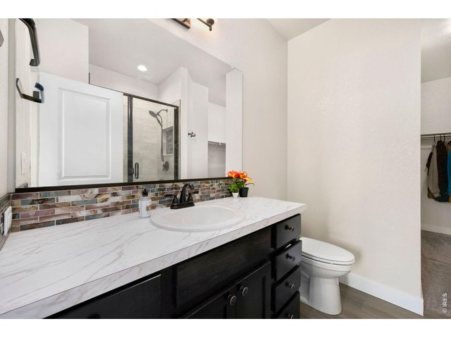 Property Photo 14 Primary bath with walk-in closet