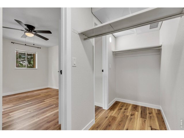 Property Photo 19 Large walk in closet