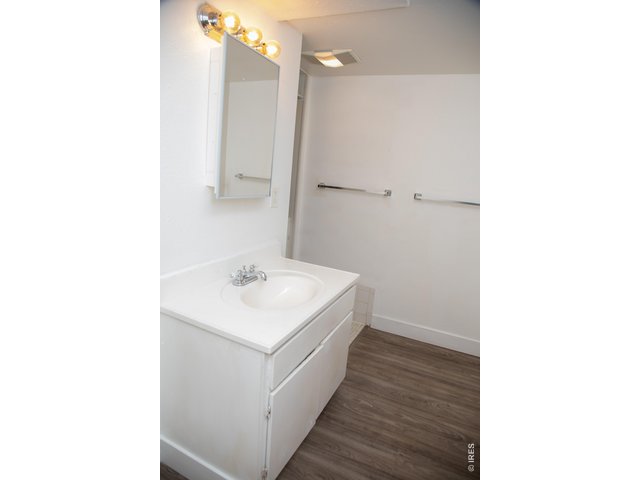 Property Photo 25 Lower Level 3/4 bathroom