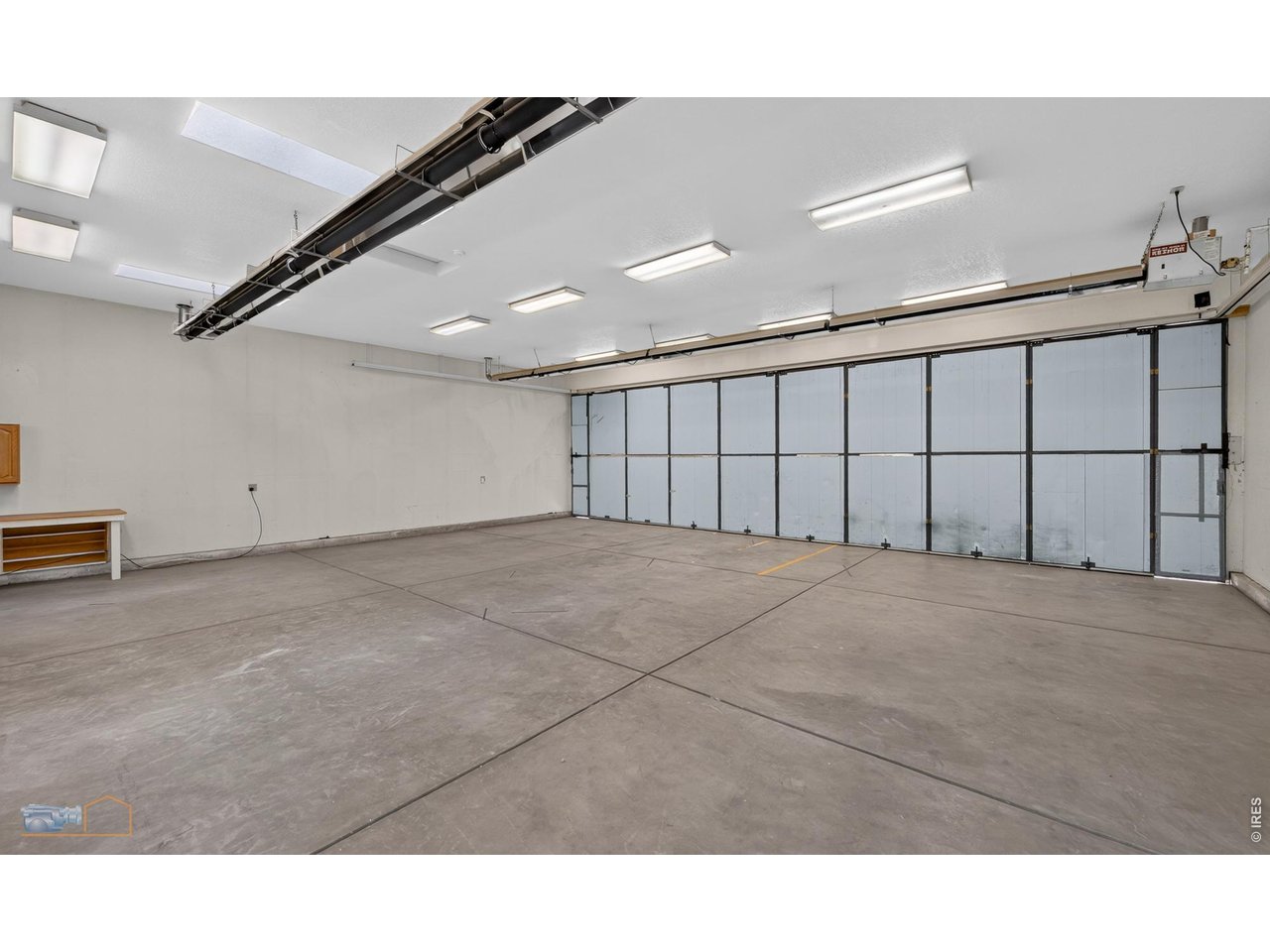 Heated Hangar with Side Rolling Doors