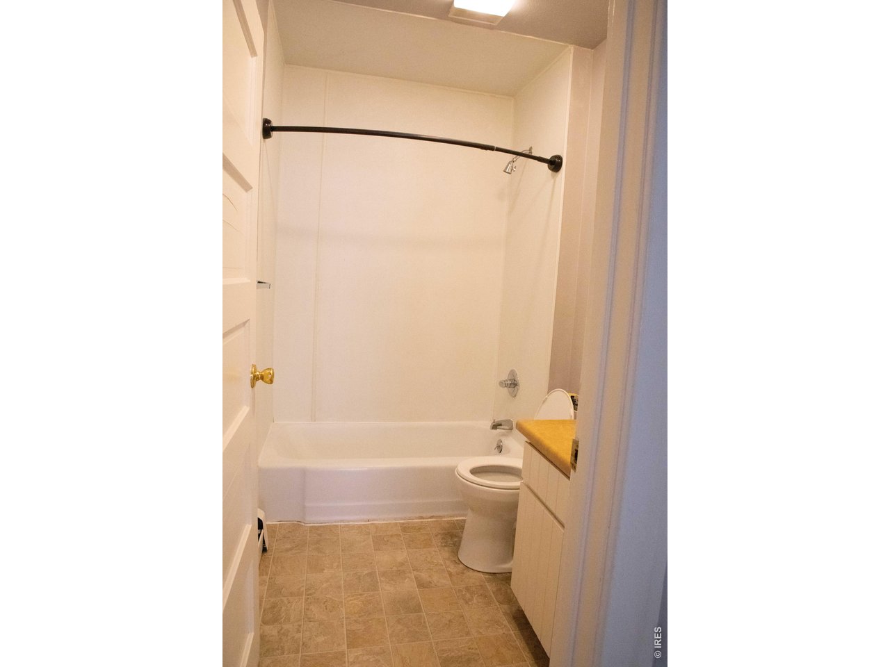 Property Photo 12 Main floor full bathroom.