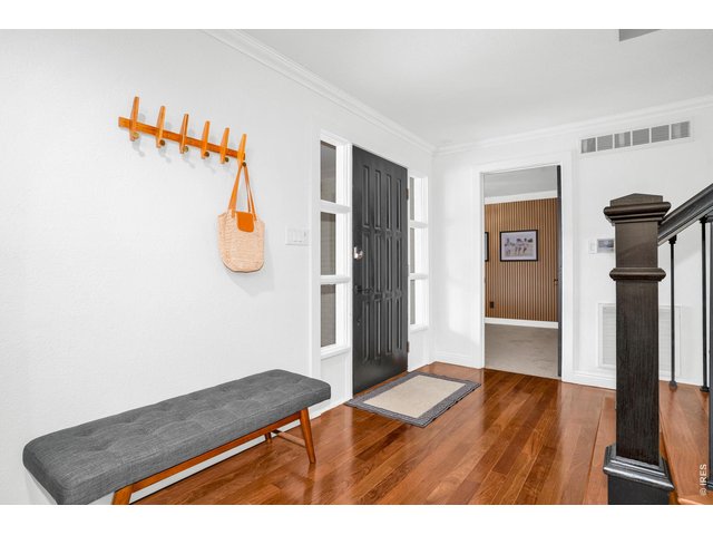 Property Photo 7 Entry