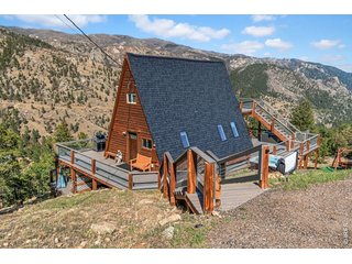 500 Bulwark Ridge Dr Glen Haven, CO 80532