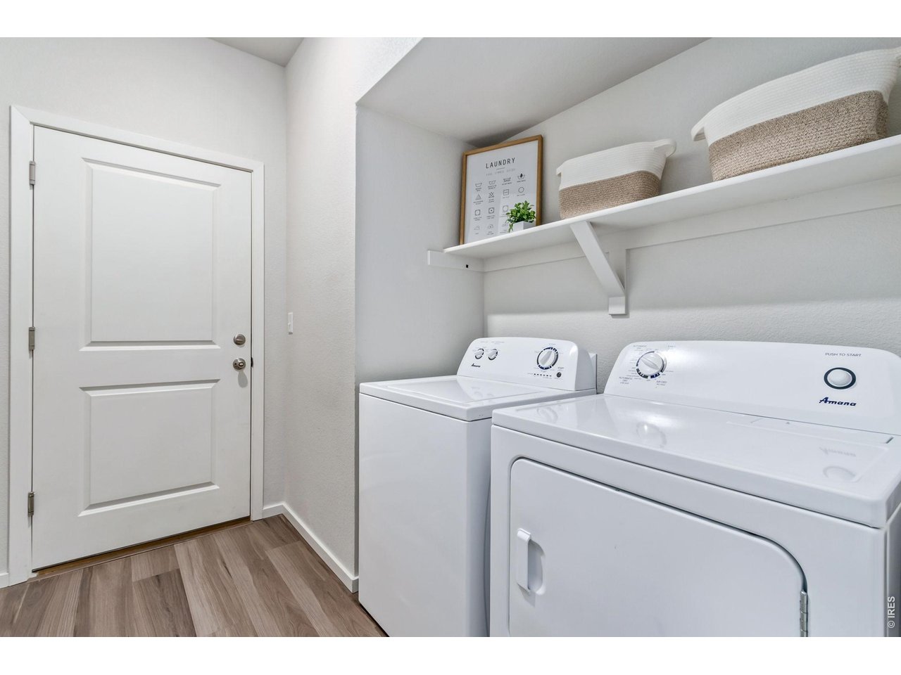 Property Photo 18 laundry room