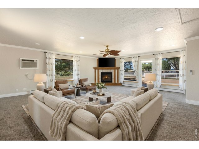 Property Photo 3 **Virtually Staged**