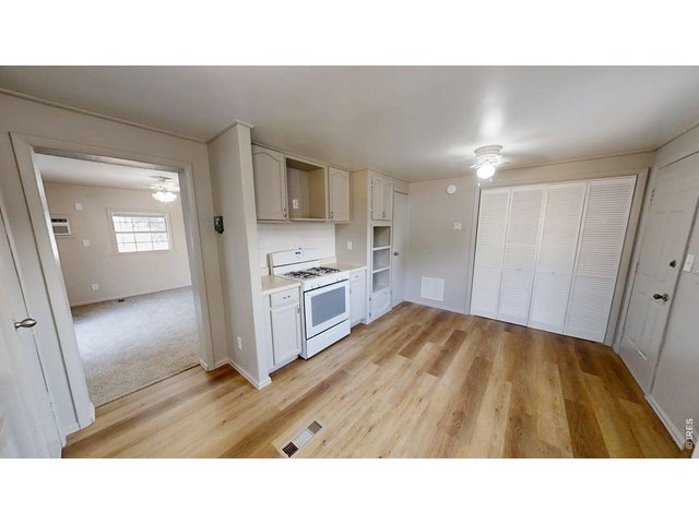 Property Photo 11 Kitchen view 3