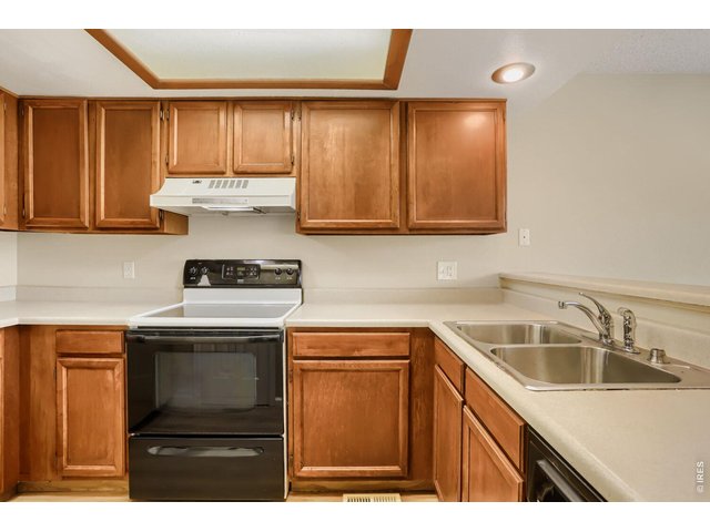 Property Photo 9 Kitchen