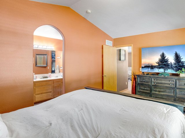 Property Photo 21 Primary Bedroom