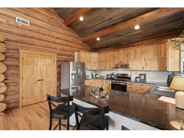 Property Photo 6 Huge pantry!!