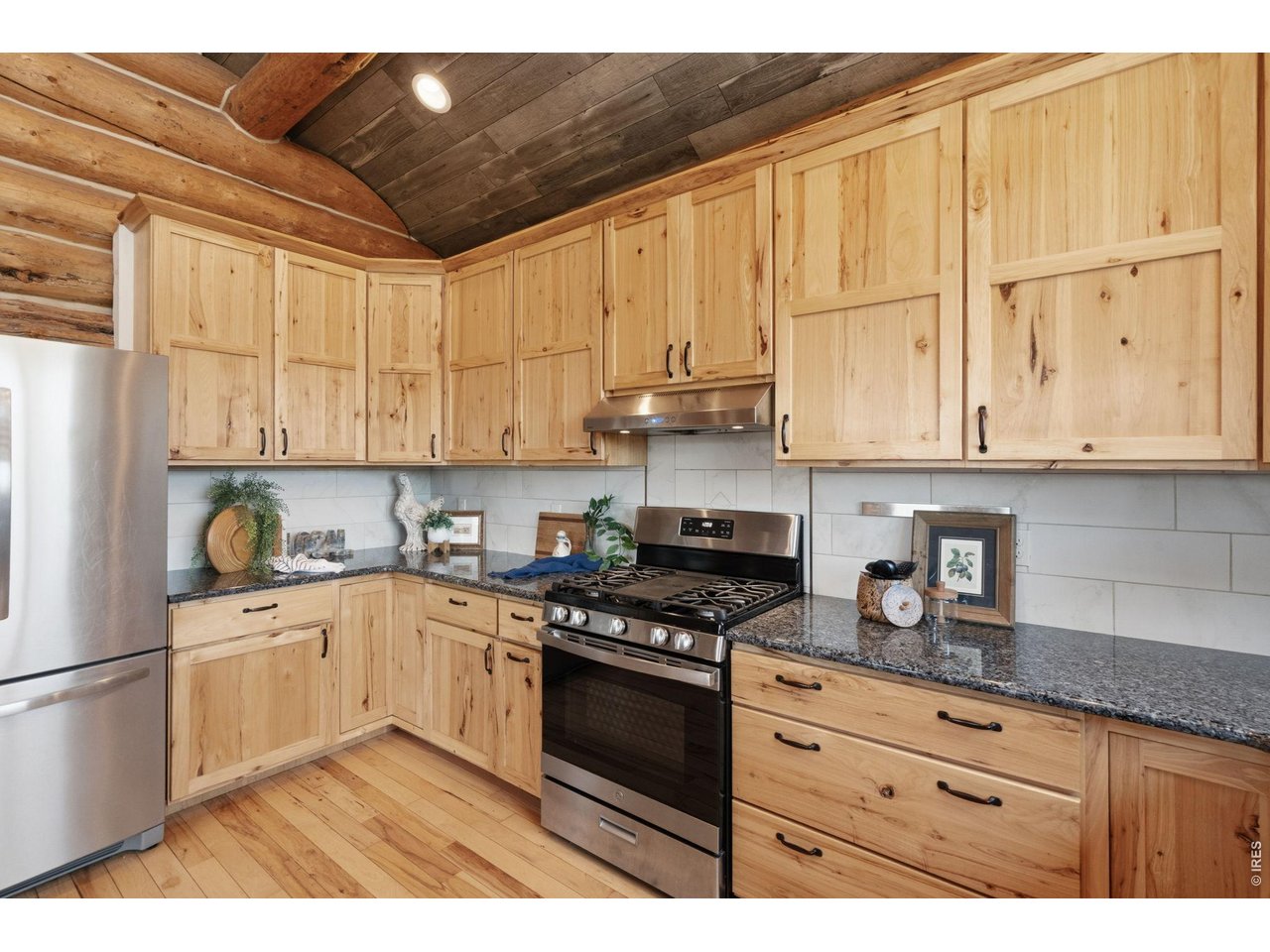 Property Photo 9 Stainless appliances included