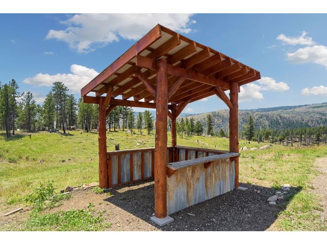 Property Photo 28 Outdoor kitchen/bar Great for entertaining!