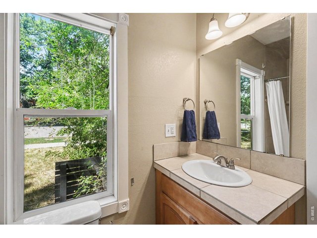 Property Photo 17 Shared 3/4 Bathroom