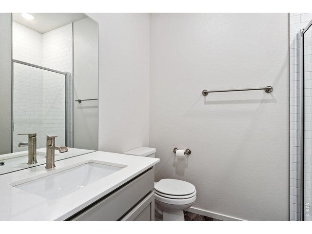 Property Photo 12 Full second bath.