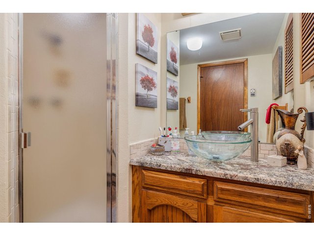 Property Photo 25 Guest bath
