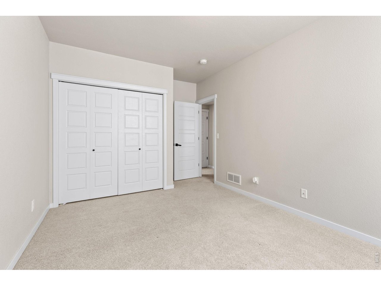 Property Photo 26 Basement bedroom 4