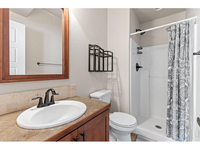 Property Photo 28 Basement bathroom
