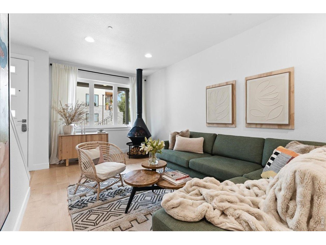 Property Photo 4 Bright living room