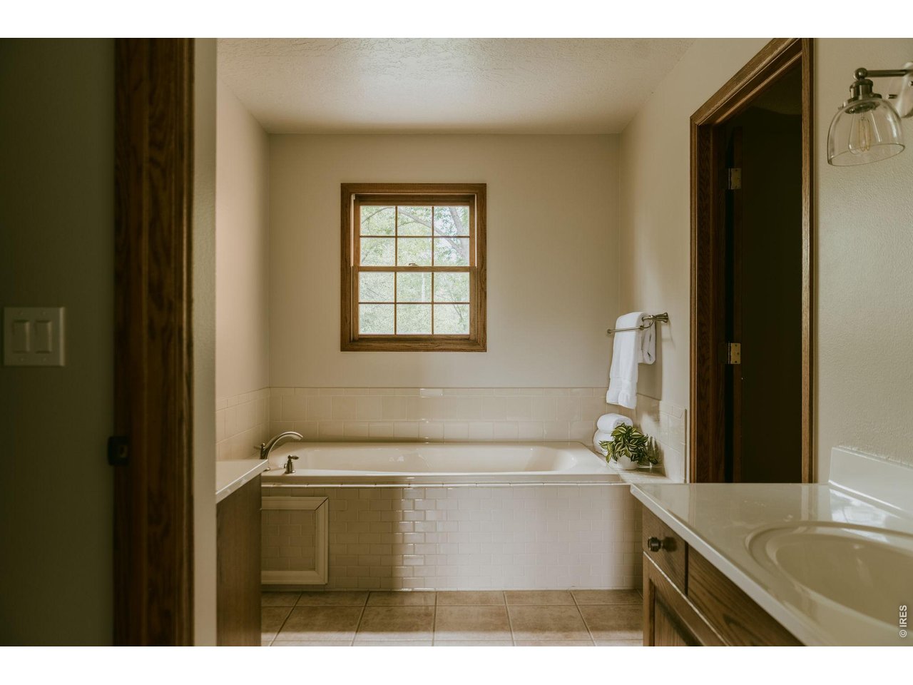 Property Photo 27 Extra large soaker tub