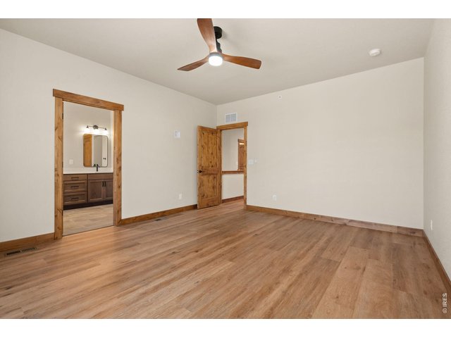 Property Photo 13 Primary suite