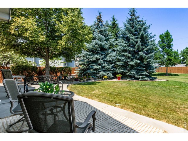 Property Photo 24 Private backyard, ideal for summer BBQs and entertaining!