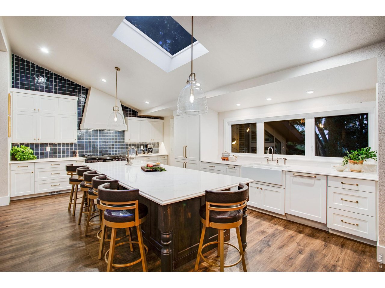 Property Photo 8 Large Kitchen with Quartz Counters