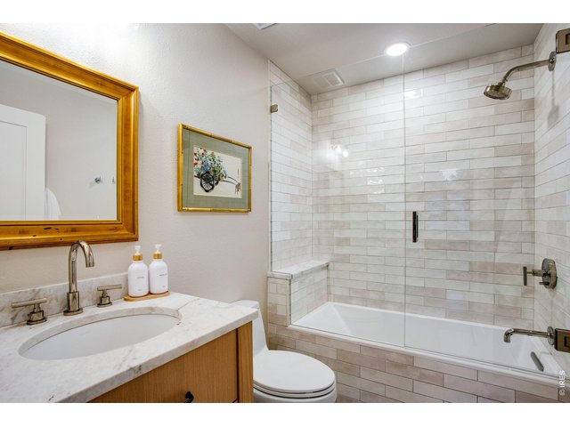 Property Photo 39 2nd Full Bathroom on Main Floor