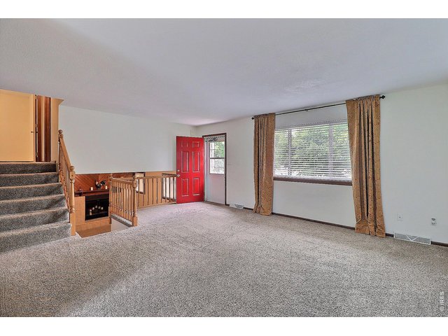 Property Photo 7 Large Living Room