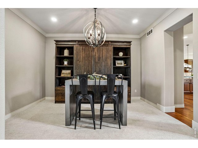 Property Photo 19 Stunning dining room area