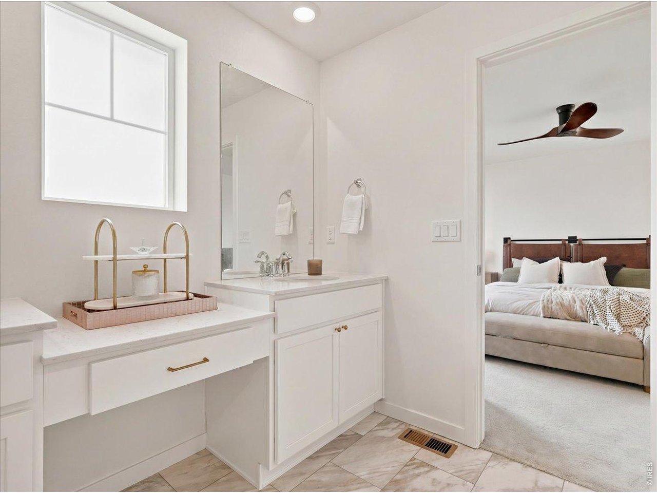Property Photo 21 Modern finishes, private access.