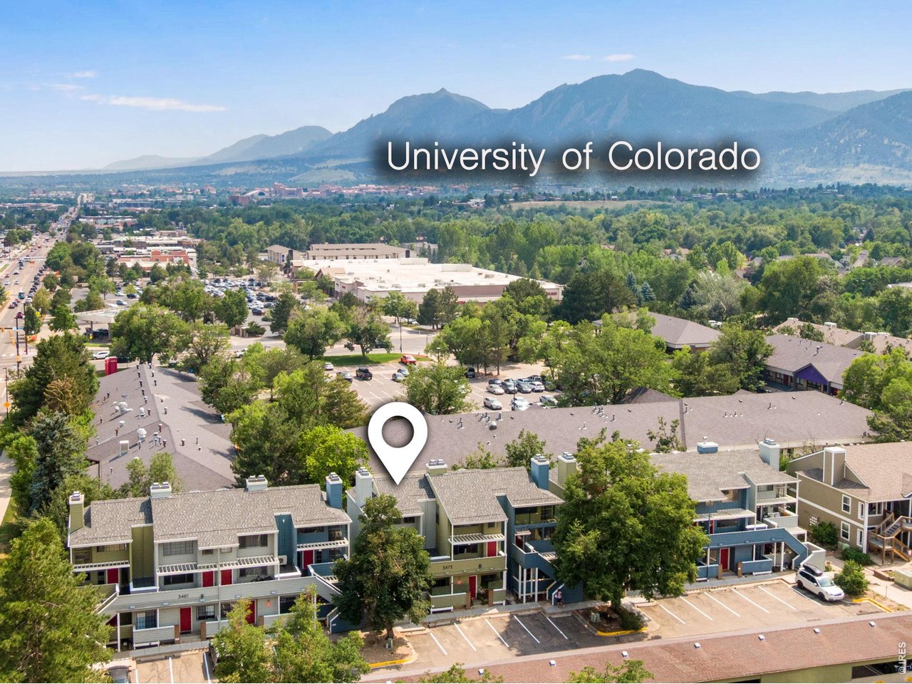 Property Photo 3 Blocks away from Pearl Street, lock and leave living! No neighbors above and easy access to 28th, Foothills Pkwy, and CU!