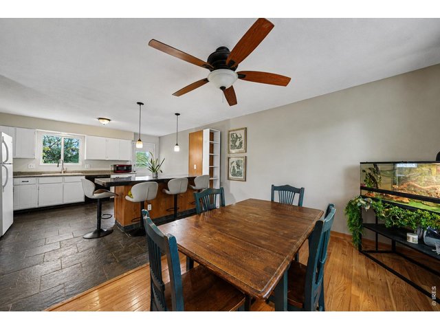 Property Photo 4 Open floor plan for entertaining