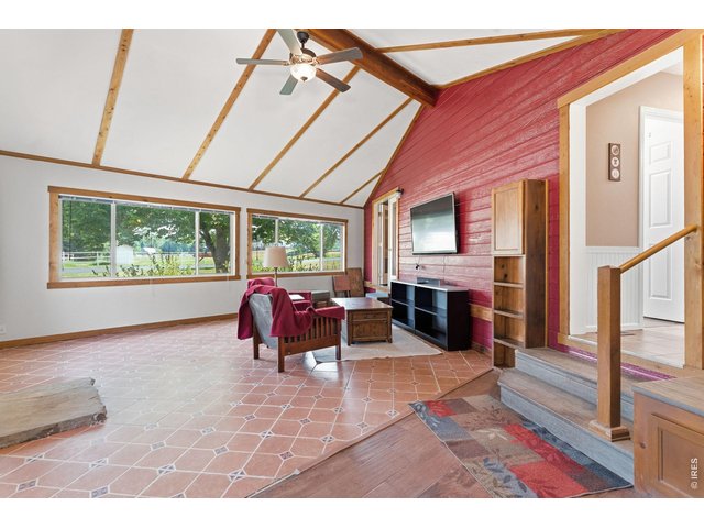 Property Photo 29 Vaulted ceilings in the great room