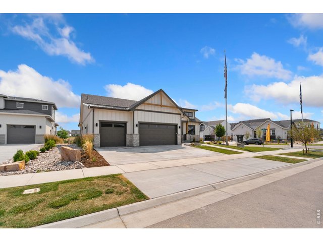 Property Photo 3 Oversized 3-Car Garage