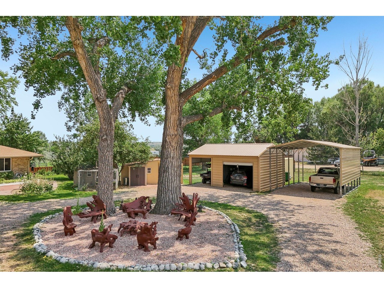 Property Photo 16 Carport for 4 vehicles