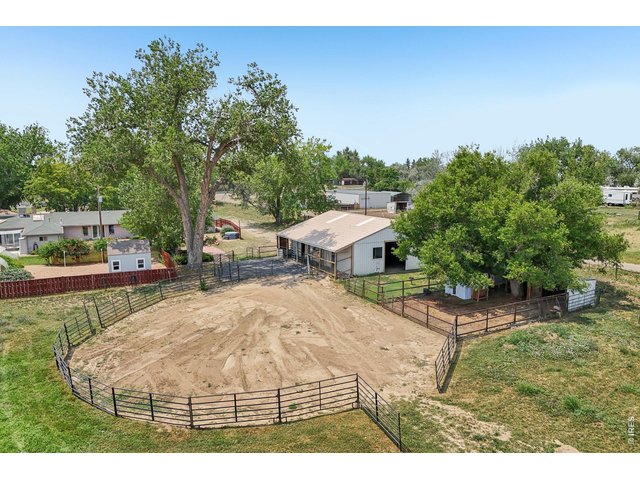 Property Photo 5 Horse barn and coral