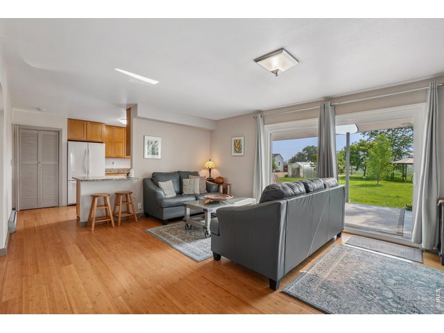 Property Photo 34 Indoor / Outdoor entertaining area off the kitchen with Trex deck