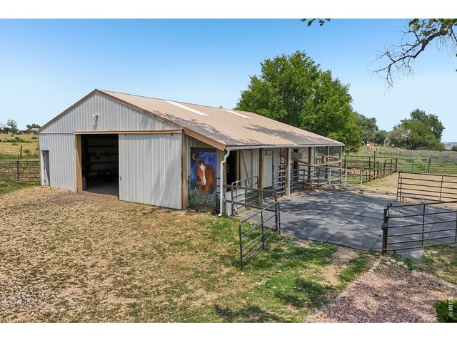 Property Photo 3 45 X 36 Horse barn
