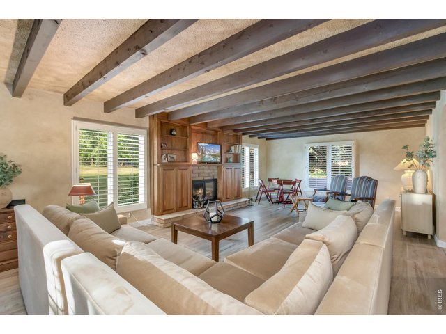 Property Photo 18 Gas fireplace that can easily be converted back to wood burning.