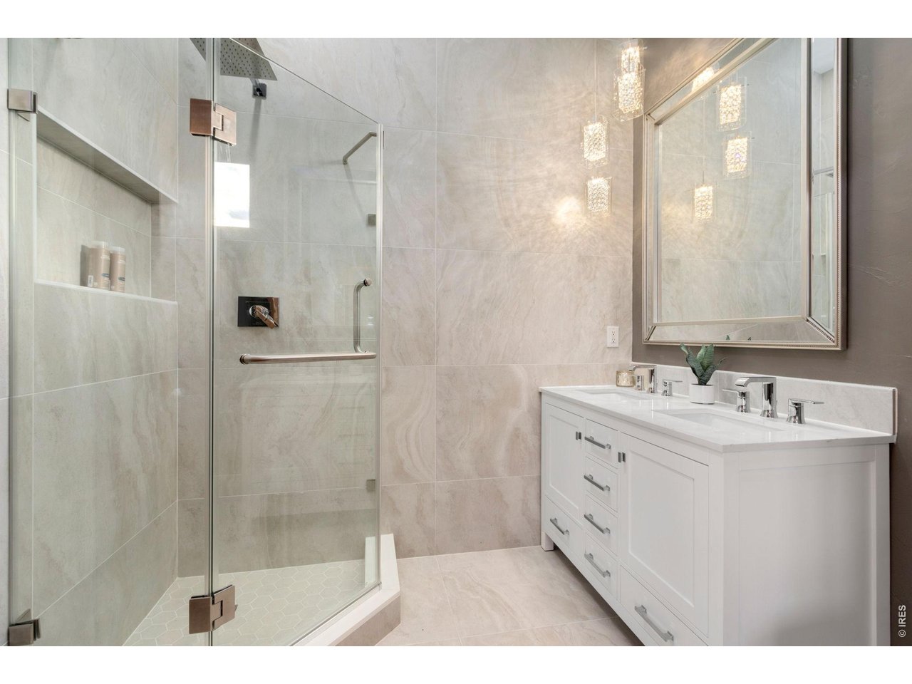 Property Photo 29 2nd Mainfloor Primary Ensuite