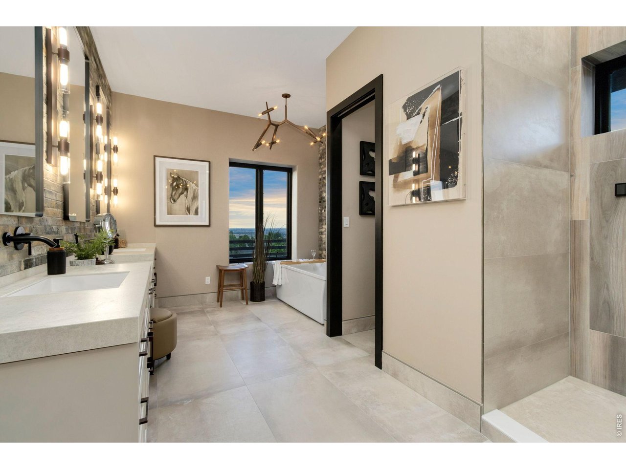 Property Photo 19 Primary Bathroom