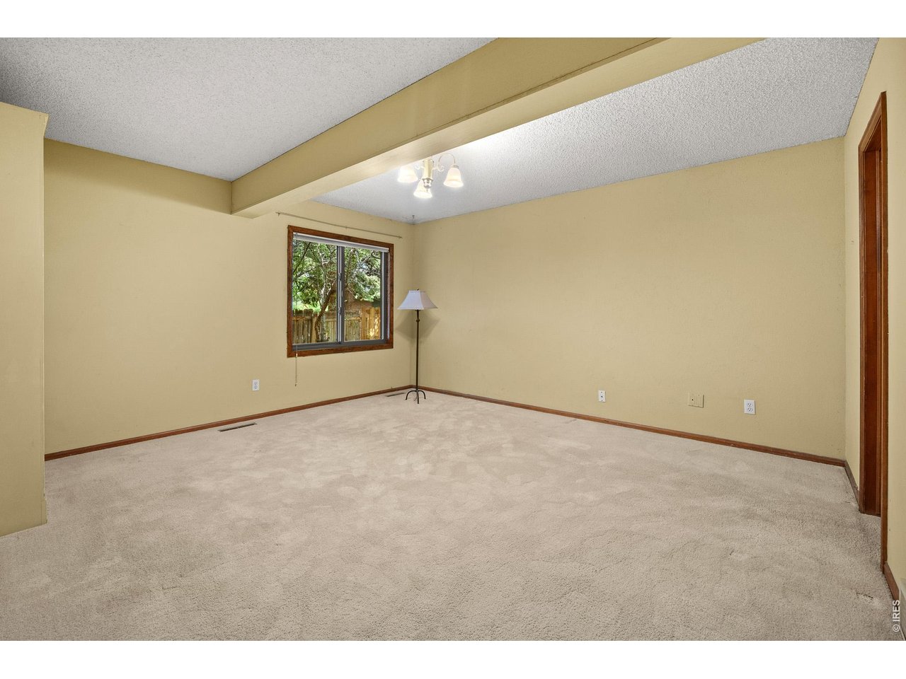 Property Photo 33 primary bedroom