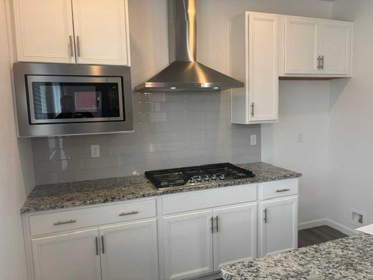 Property Photo 9 Granite and stainless steel